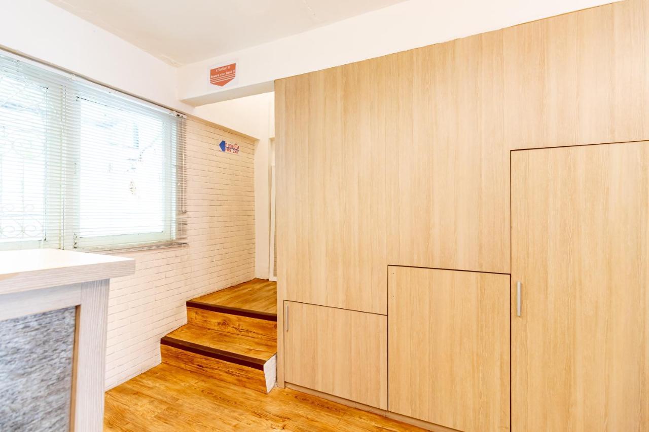 Ze Residence Bang Aor Station Банкок Екстериор снимка