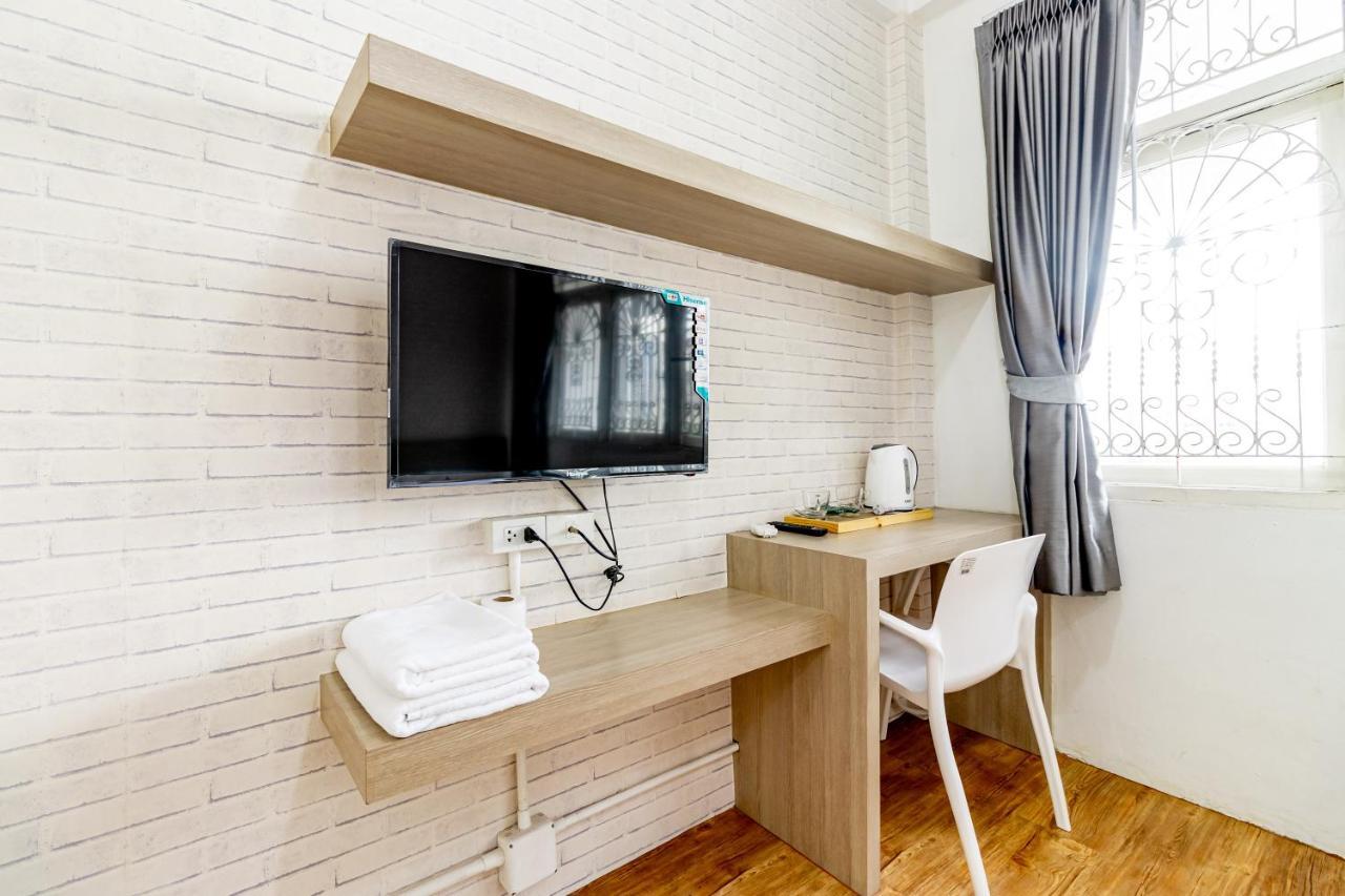 Ze Residence Bang Aor Station Банкок Екстериор снимка