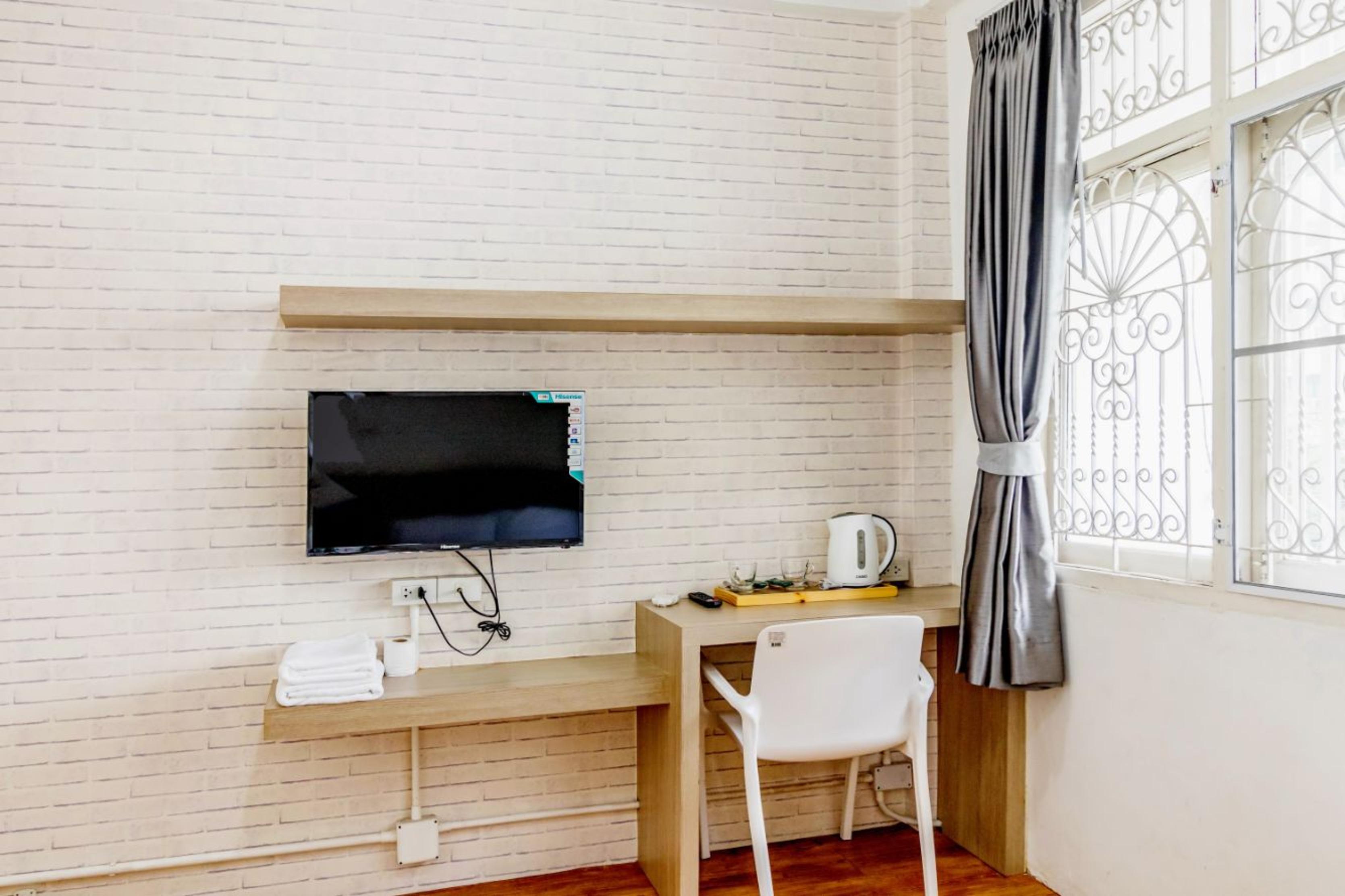 Ze Residence Bang Aor Station Банкок Екстериор снимка