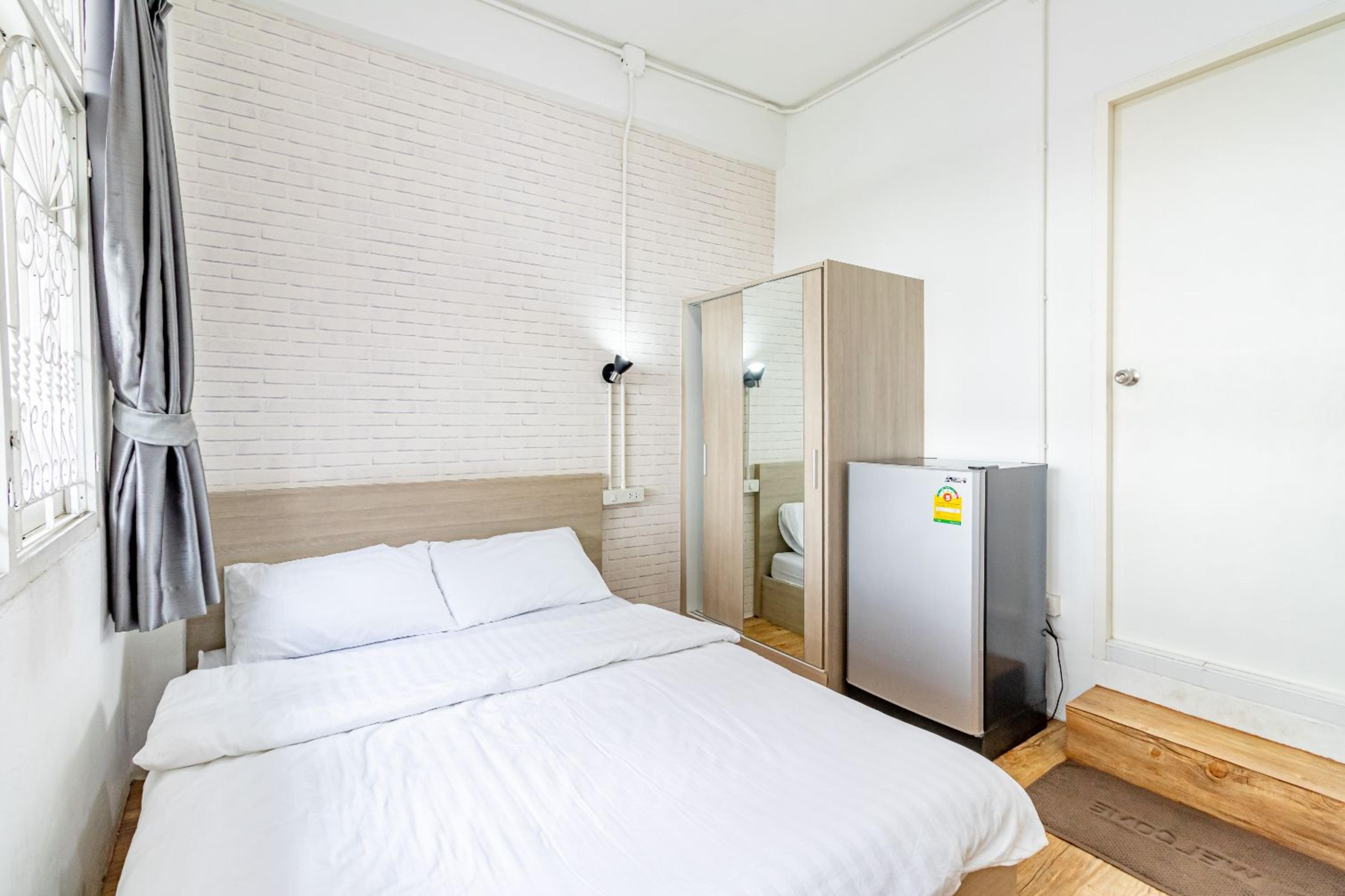 Ze Residence Bang Aor Station Банкок Екстериор снимка
